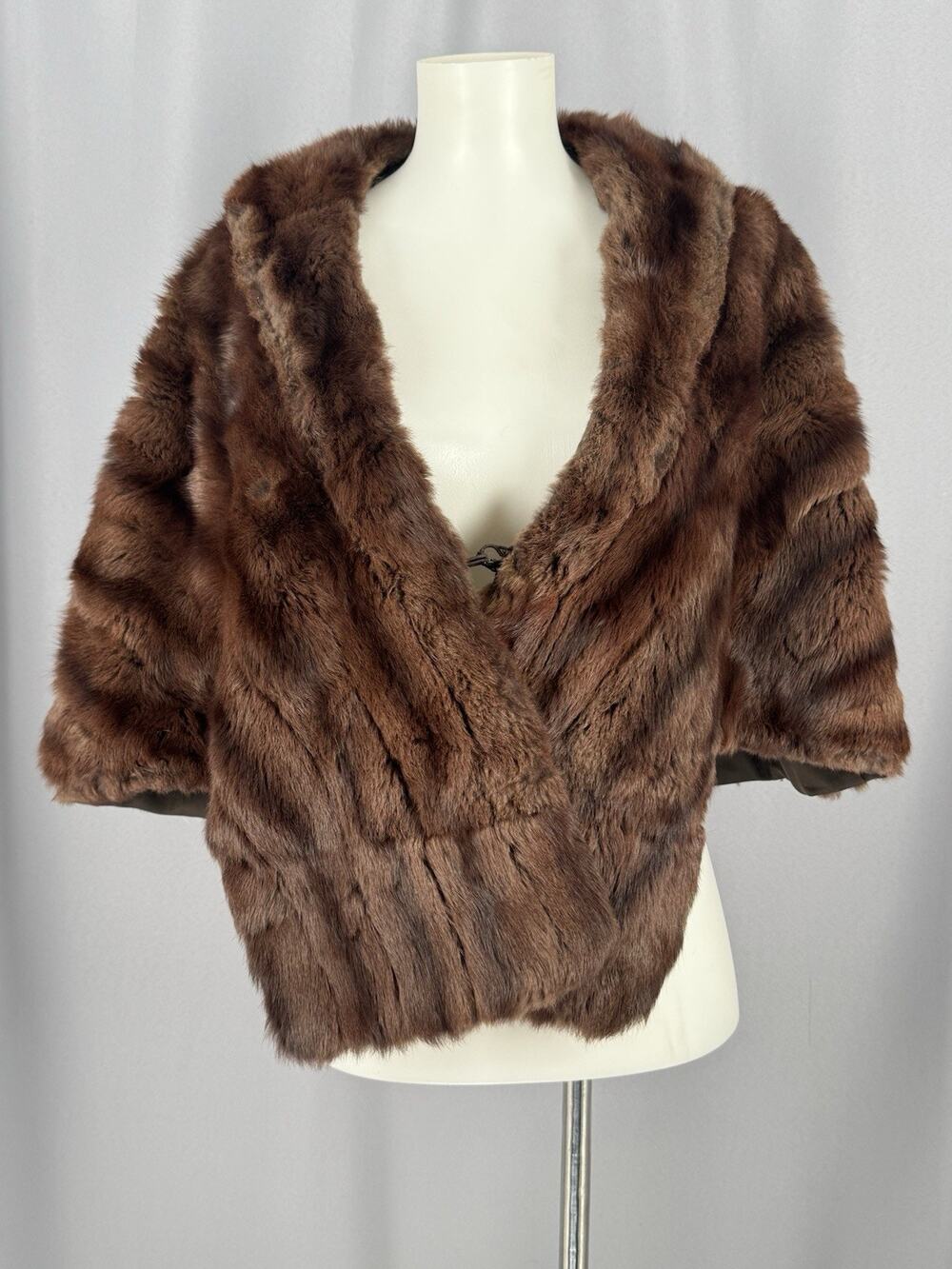 Vtg Fur Cape Brown Shawl Wrap Evening Mob Wife Glam Old Money 60s 70s